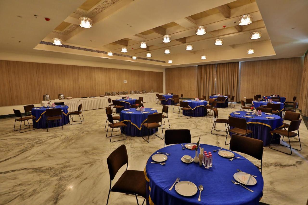 Seasons Park Resort Udaipur Exterior photo